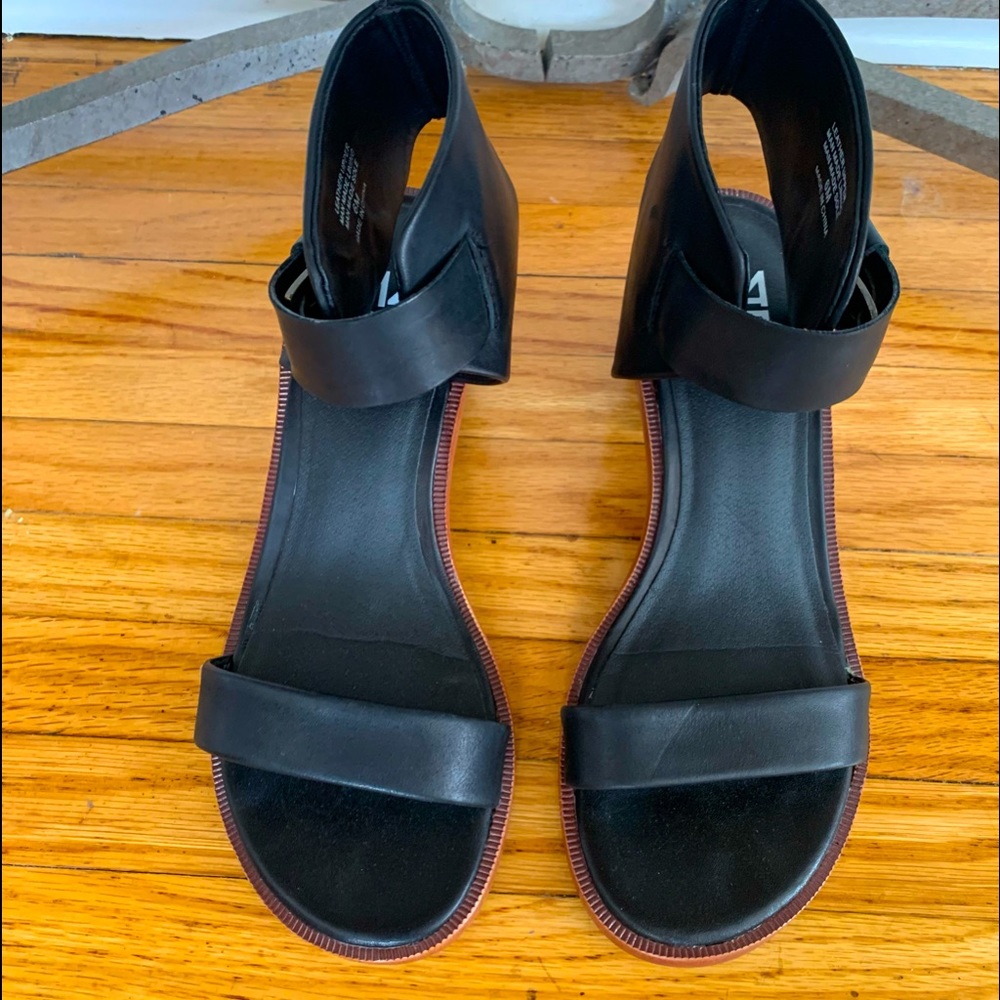 MADE Indio Black Block Heel Sandal Size 6M EUC